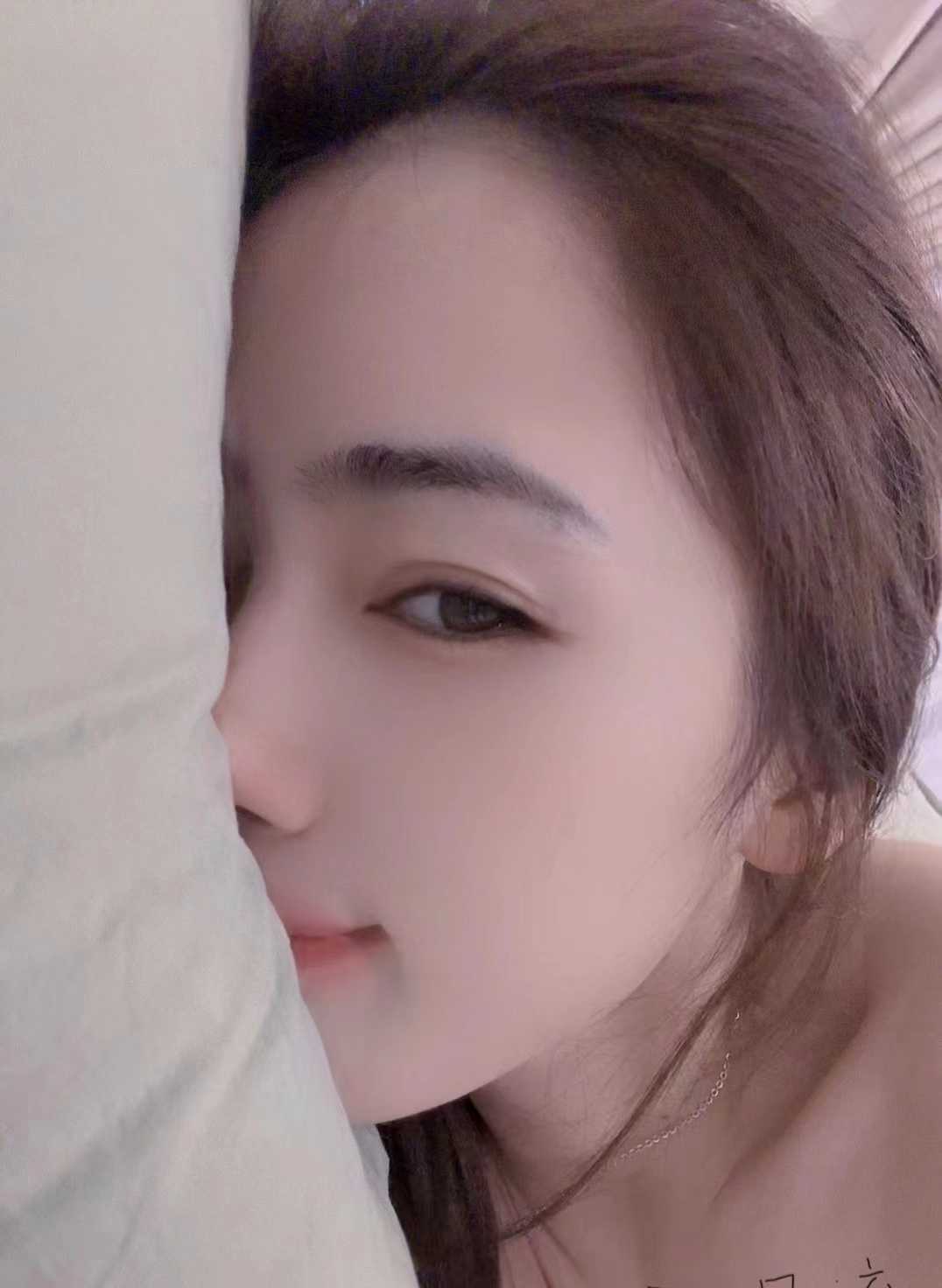 身材杠杠的，穿着丝袜更性感