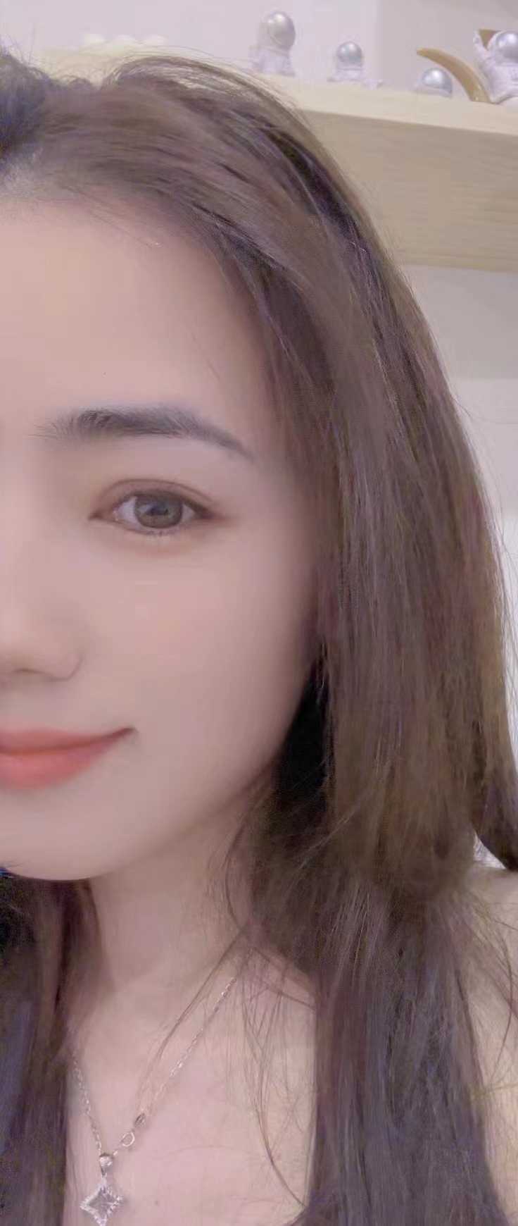 身材杠杠的，穿着丝袜更性感