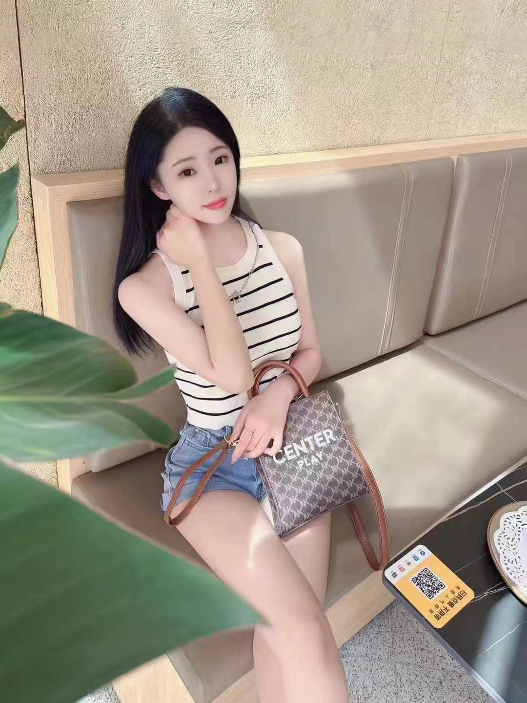 兼职妹子还有闺蜜能双飞