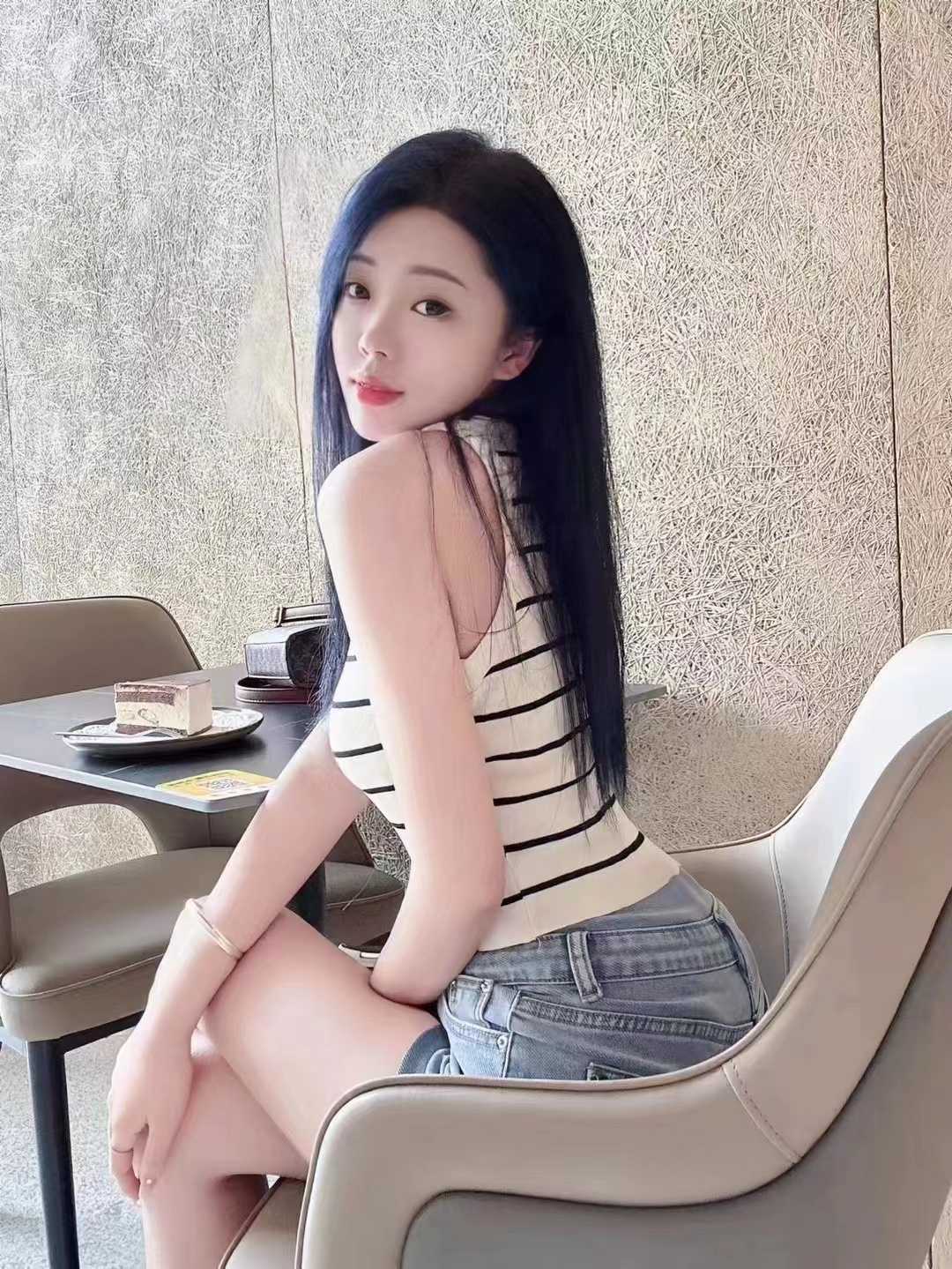 兼职妹子还有闺蜜能双飞