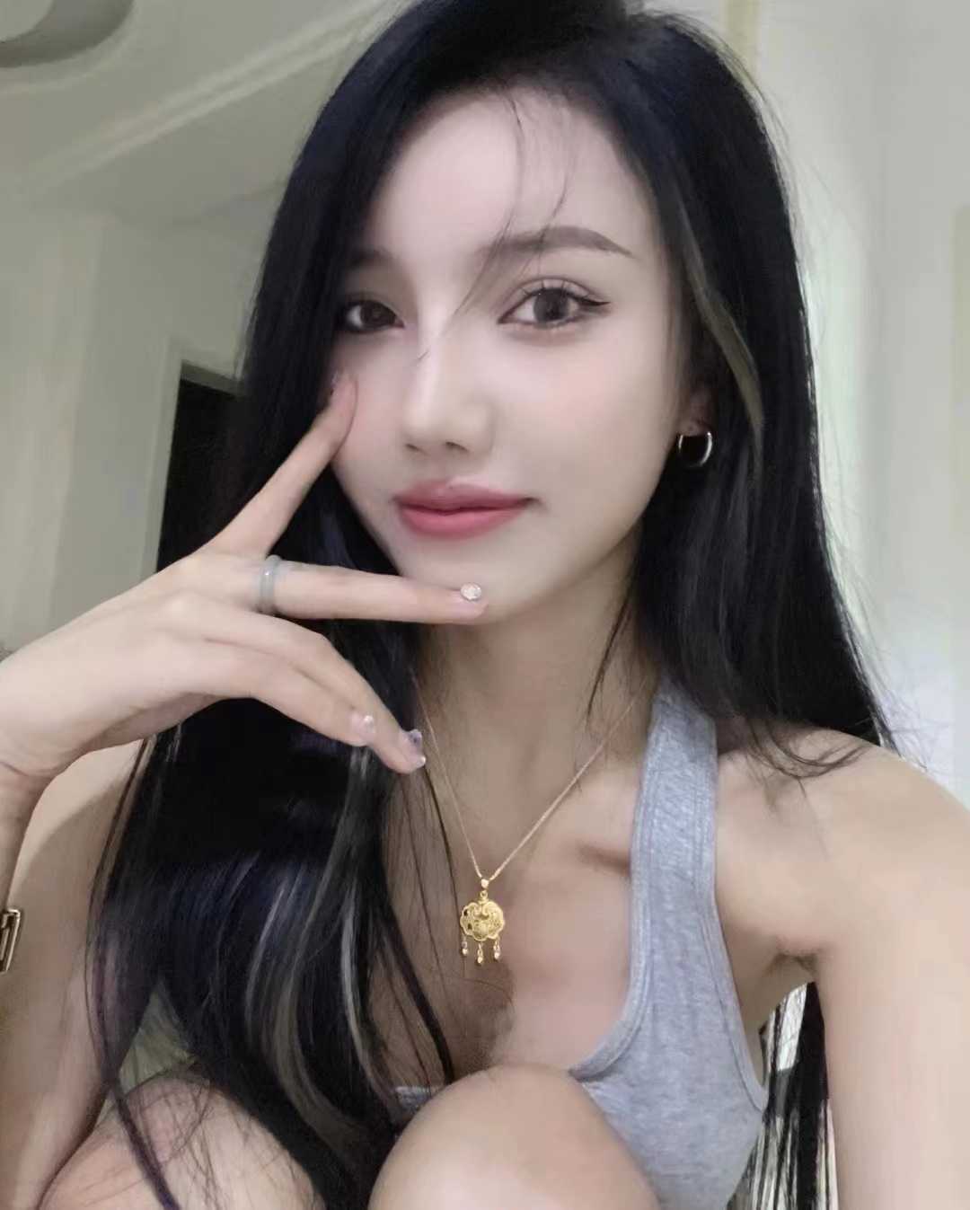 奶子也大，气质也很好