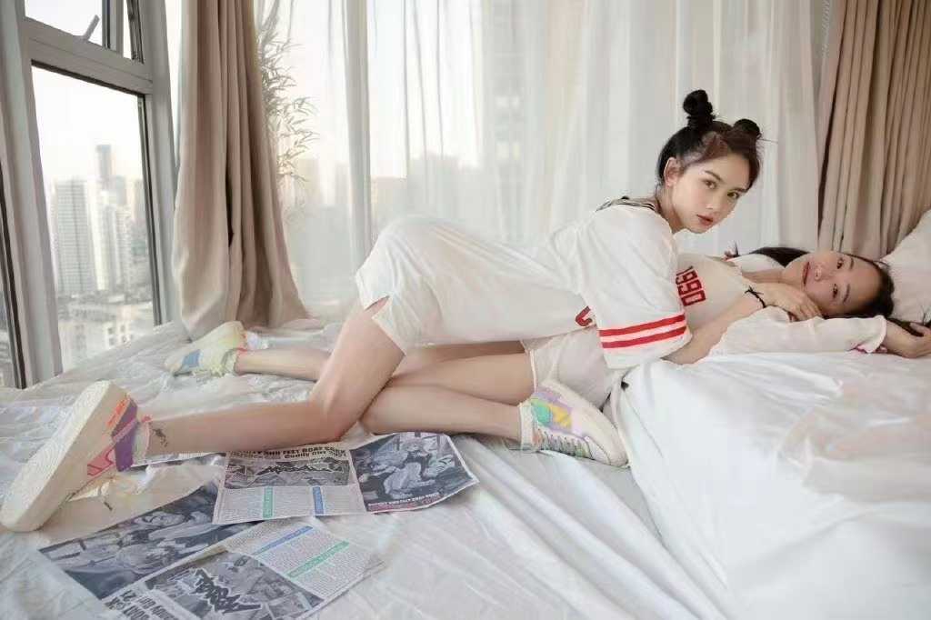 00后舞蹈生假期初下海兼职