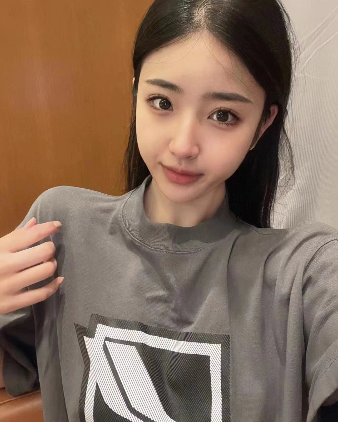 学生妹 身材好 兼职赚钱 ，想来的哥哥欢迎来体验，给你带来不一样的体验！