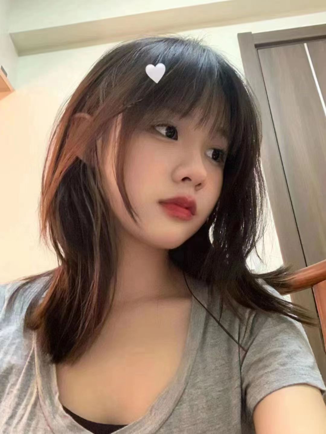 肤白貌美，美腿丝袜