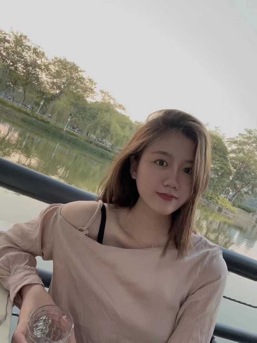 服务超温柔的小姐姐