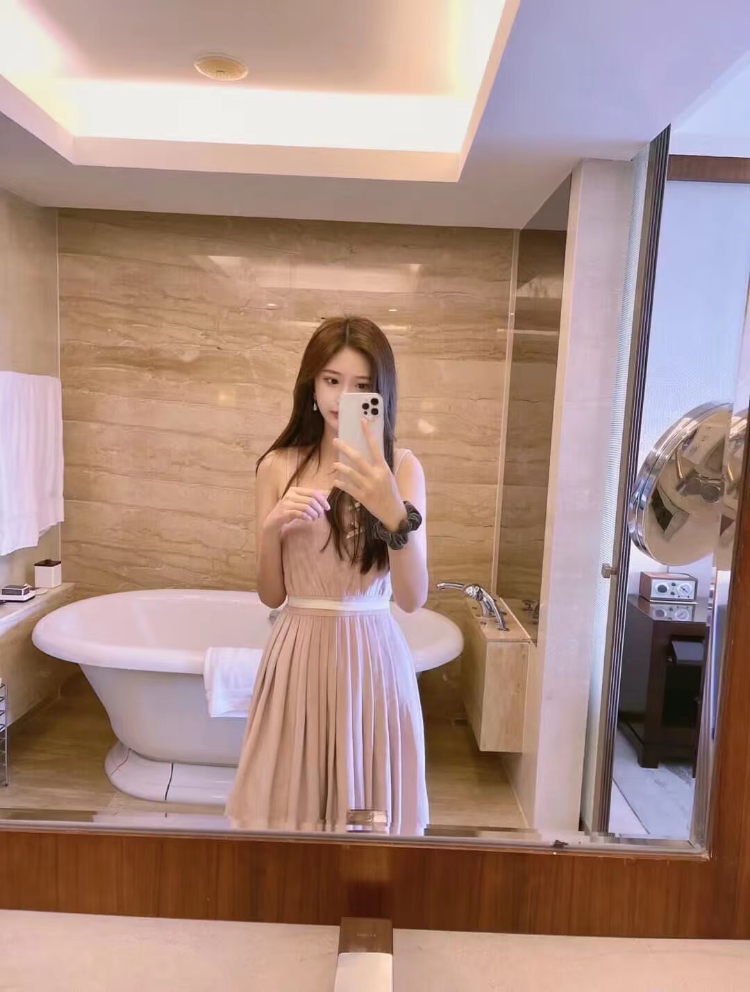 服务非常多，年轻极品