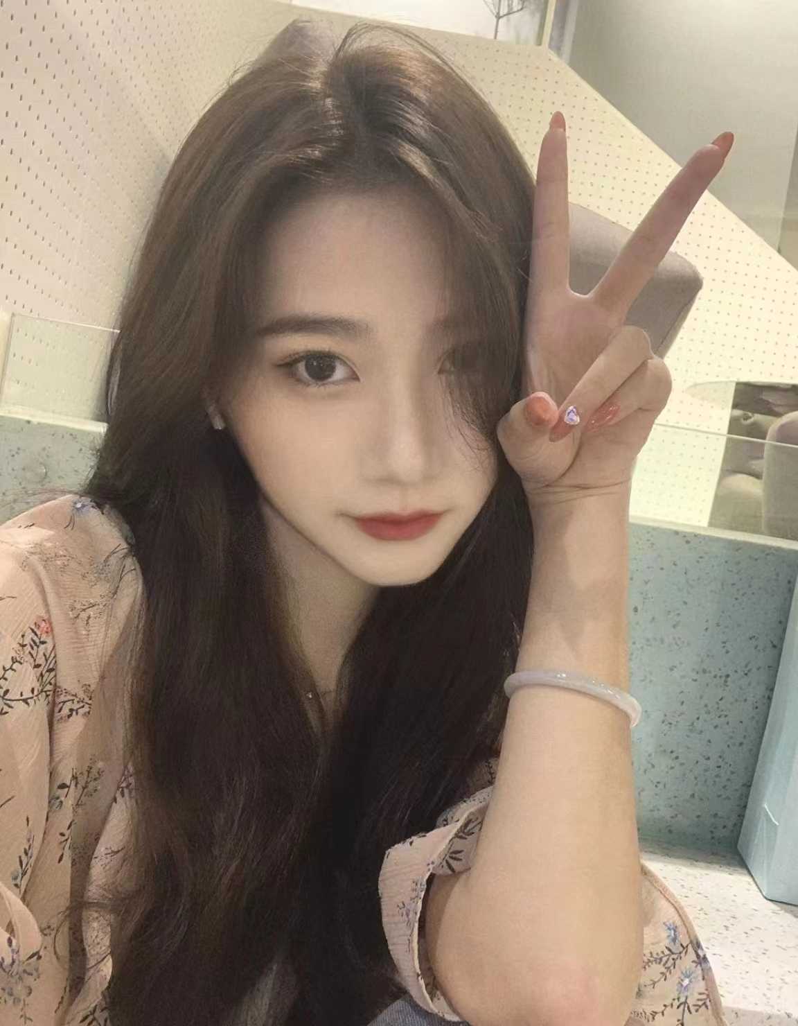 颜值高，身材好，声音甜