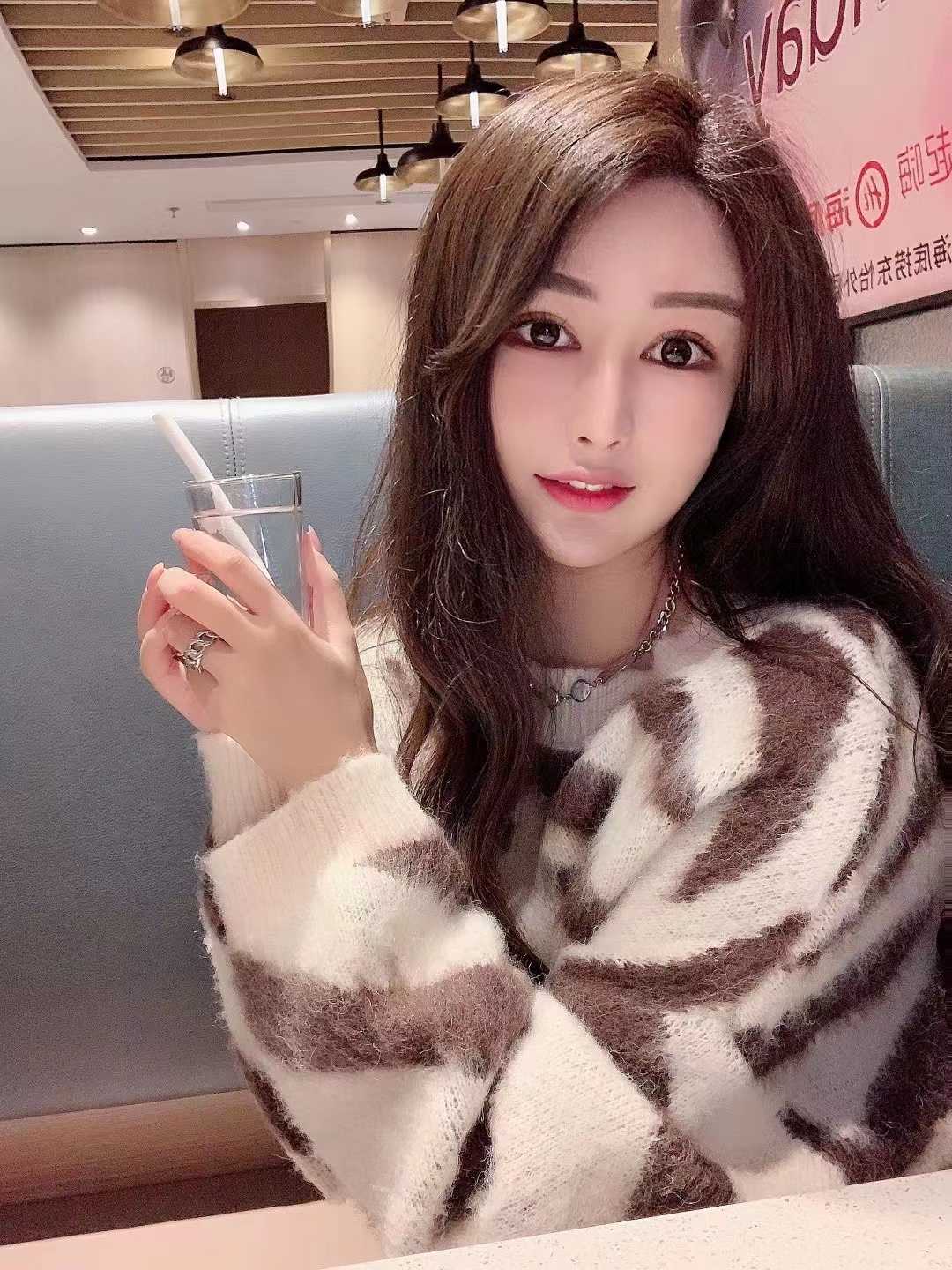 魔鬼身材的大美女，模特出身