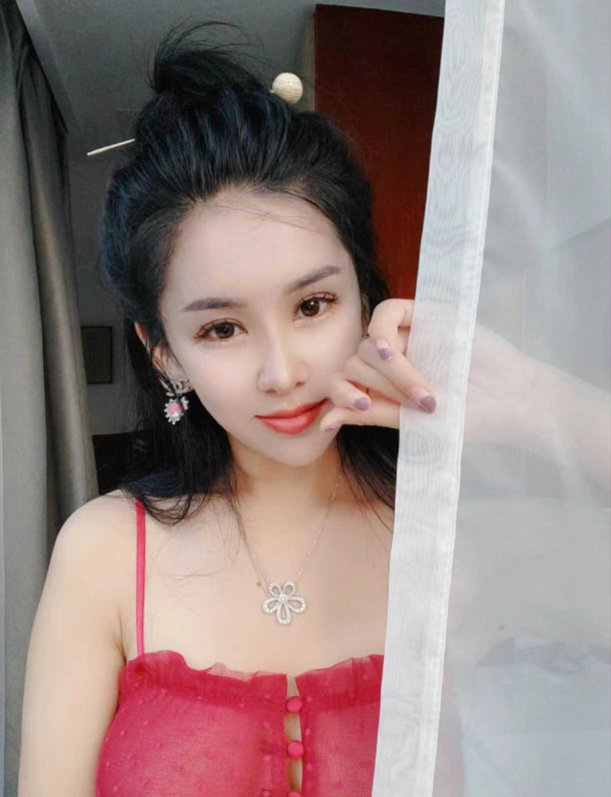 性价比高的性感少妇