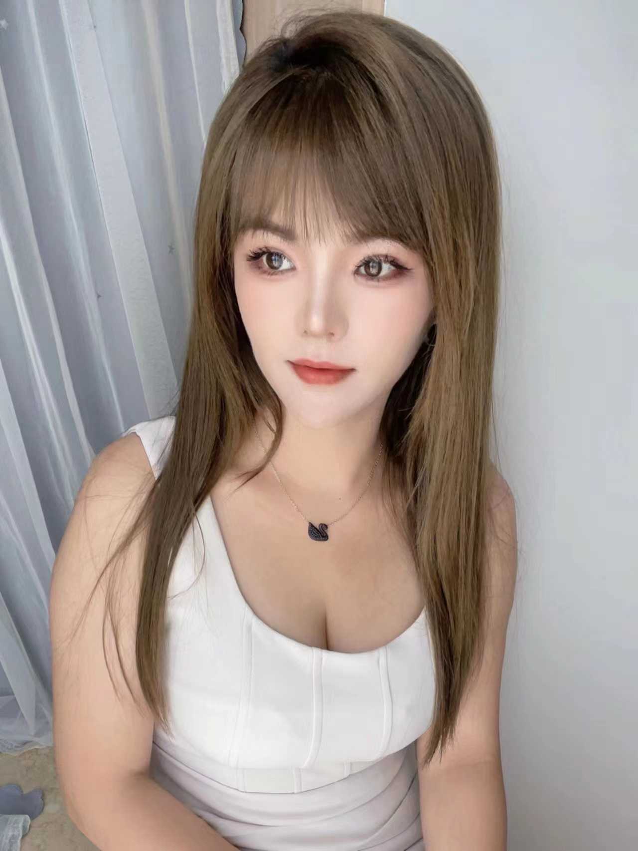 胸大，一只手握不住