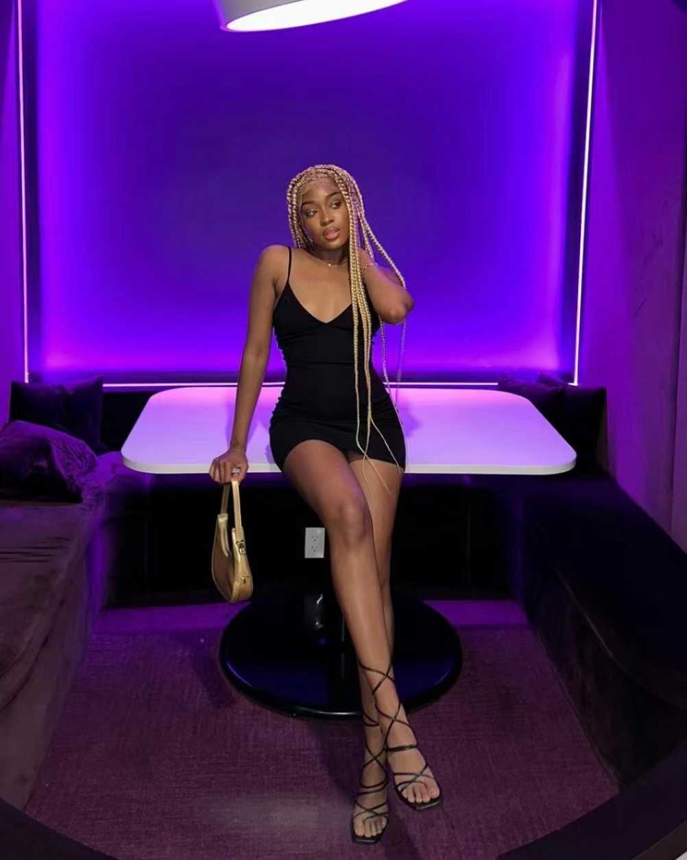 来自乌干达国家的小姐姐