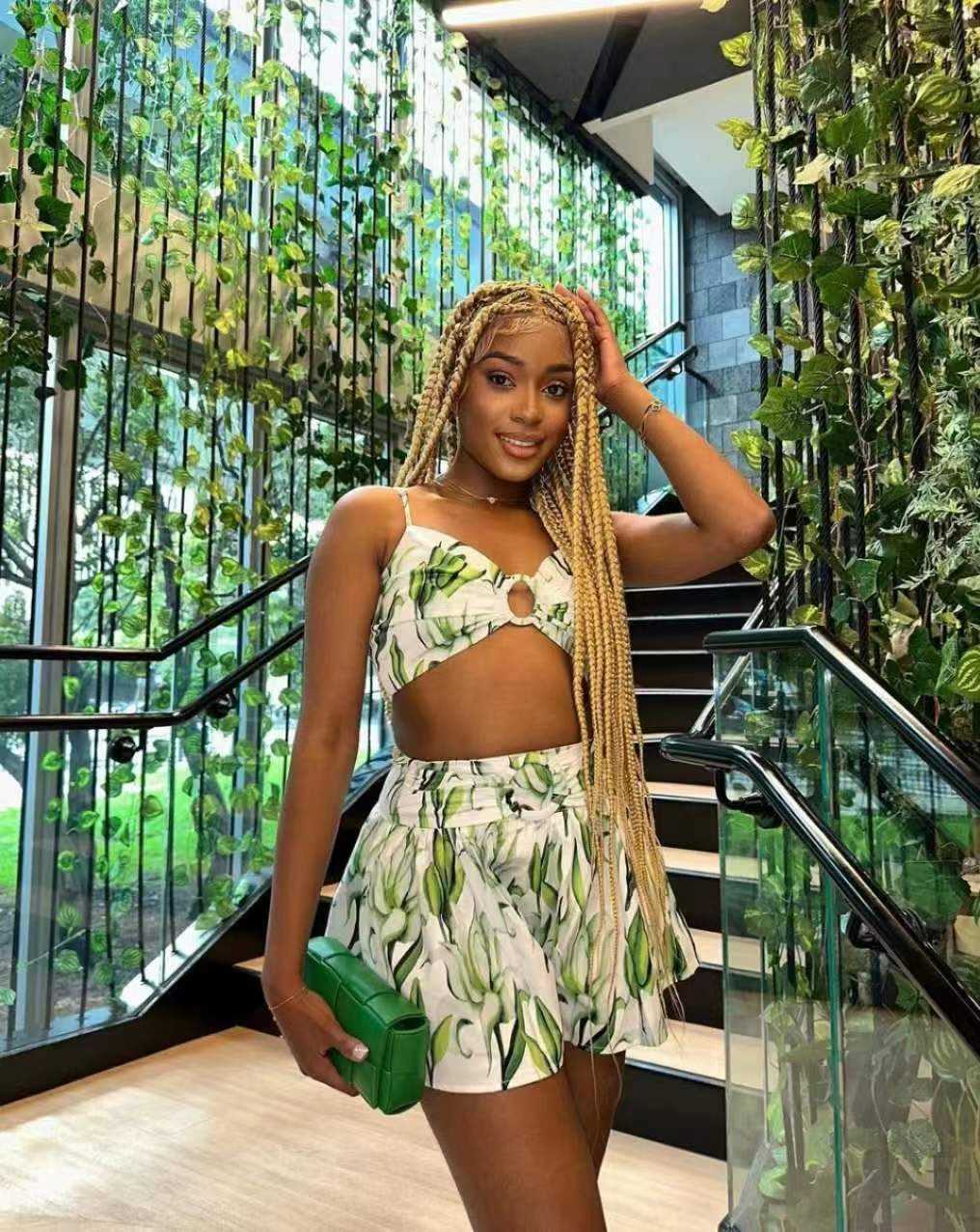 来自乌干达国家的小姐姐