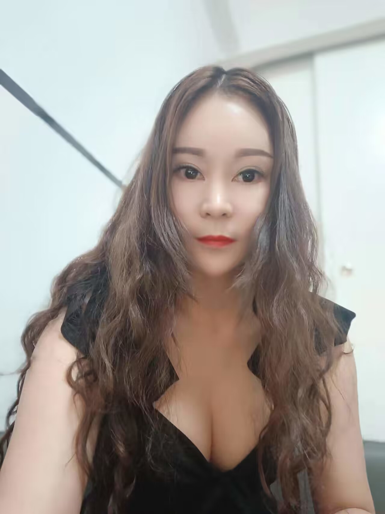 龙华性感妖娆颜颜