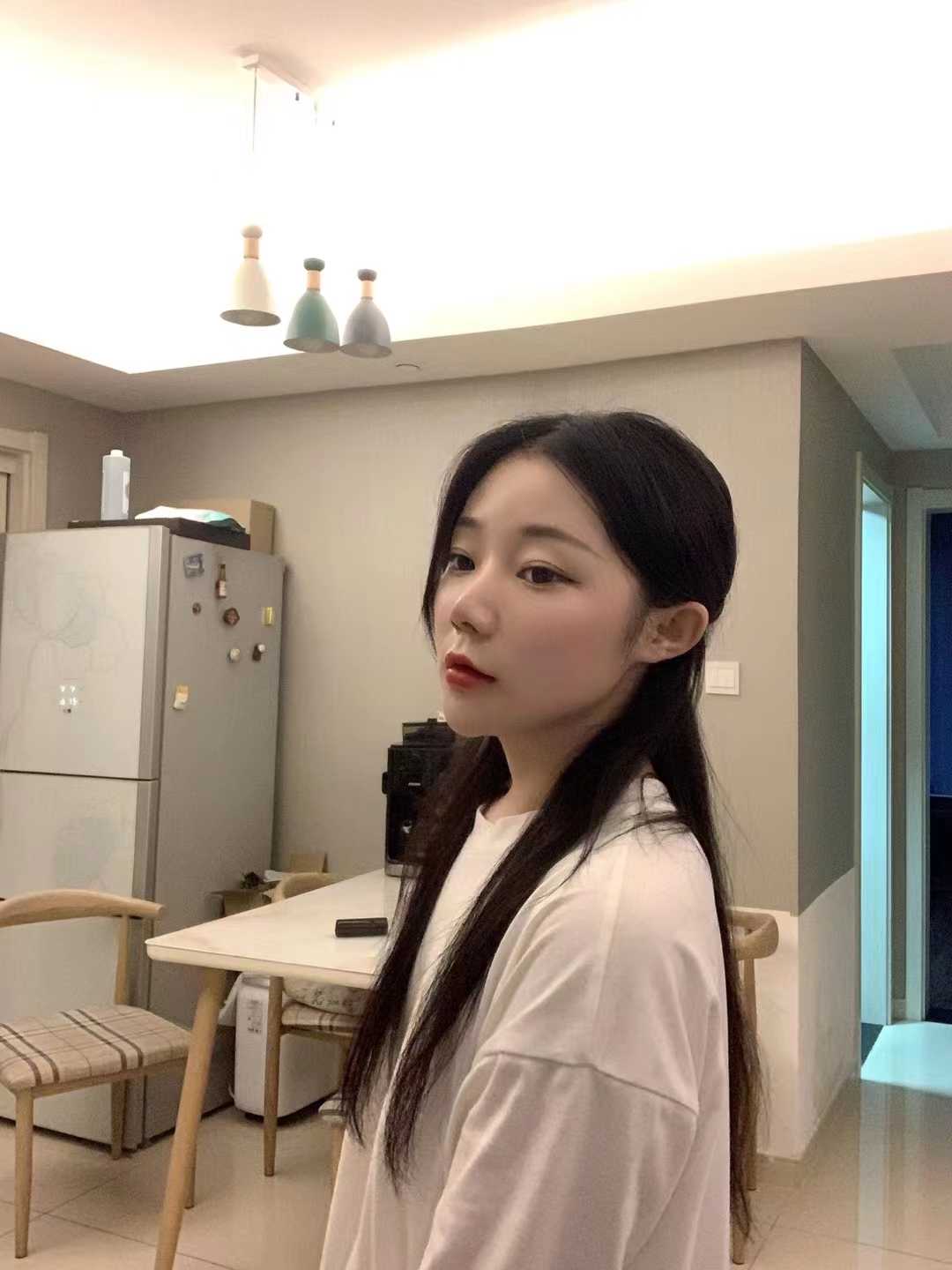 活很好，受不了了就带套插进去