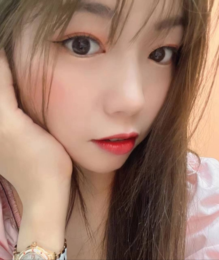 捏奶头会配合叫，激情四射