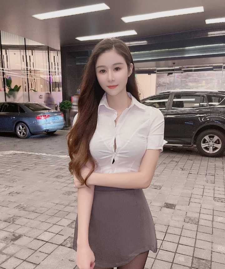 后入看着白屁股怼起来视觉感受拉满