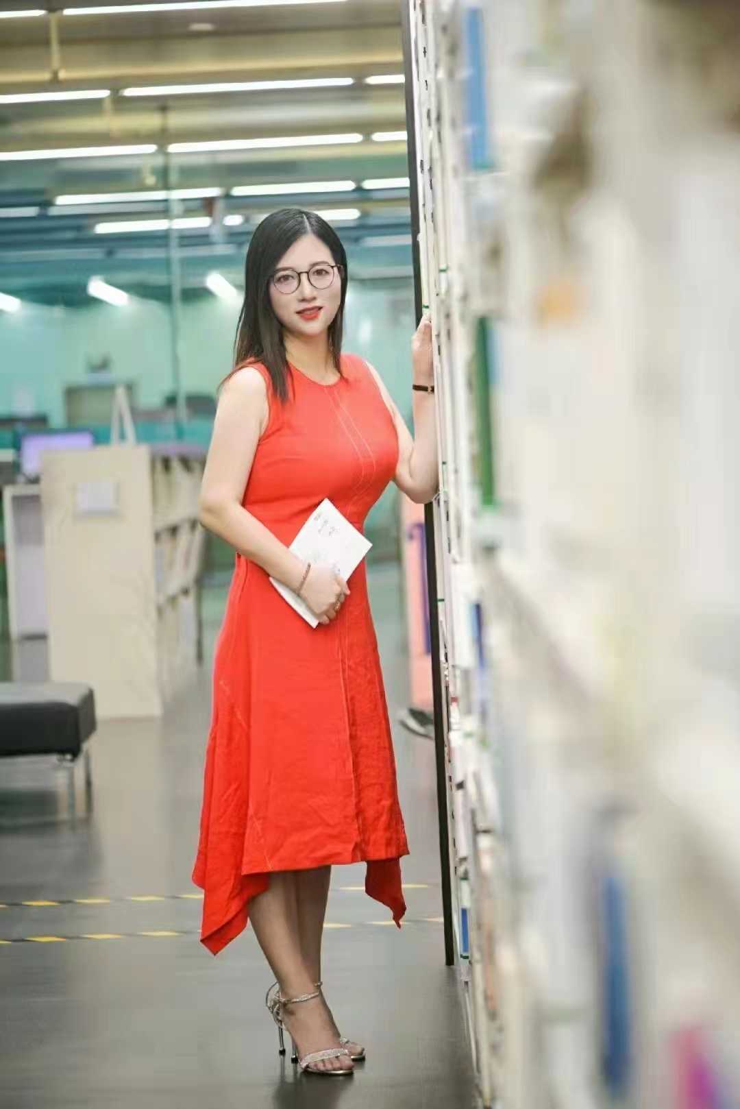 身材丰满胸超软