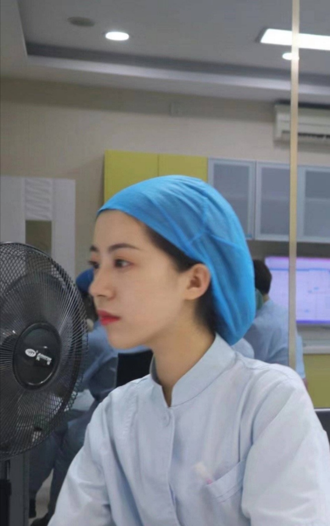 喜欢抱着艹她，那叫声刺激