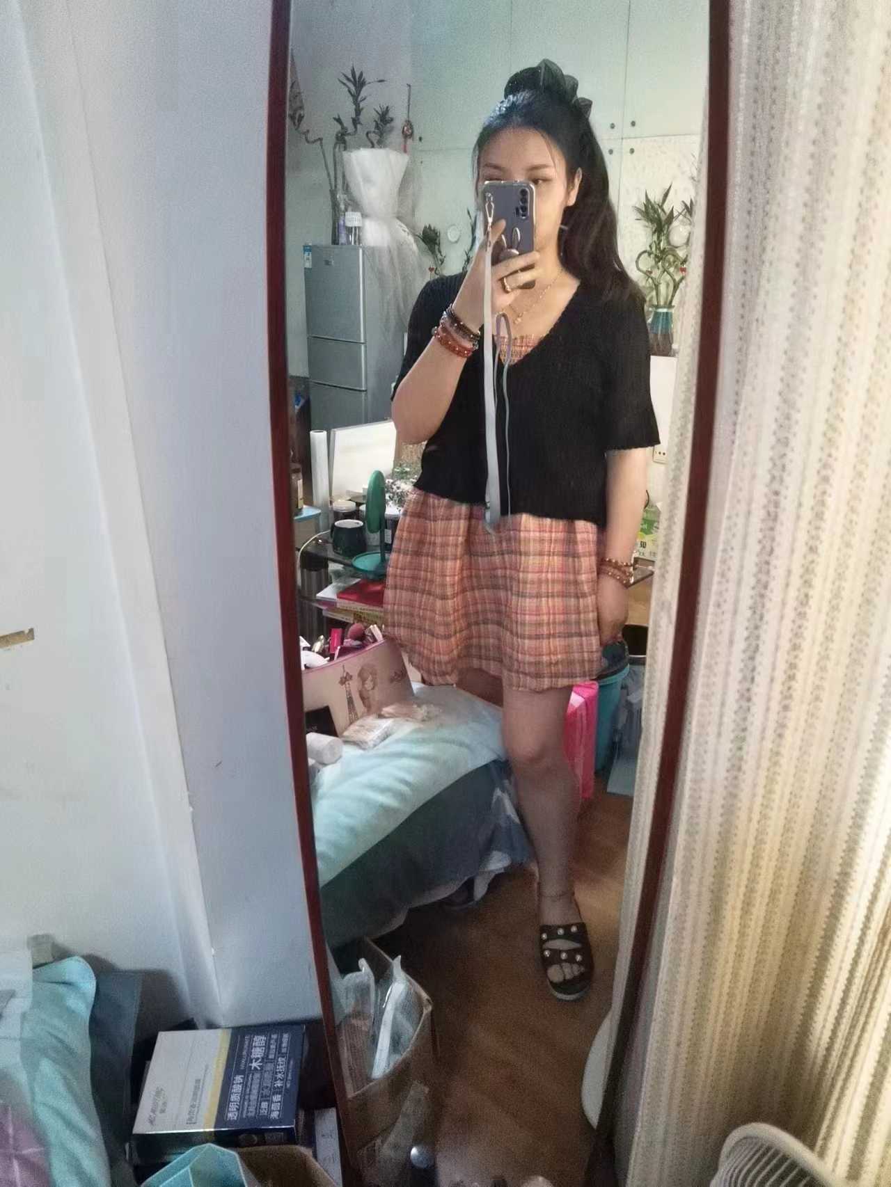 从上到下舔一遍，不紧不慢的享受着