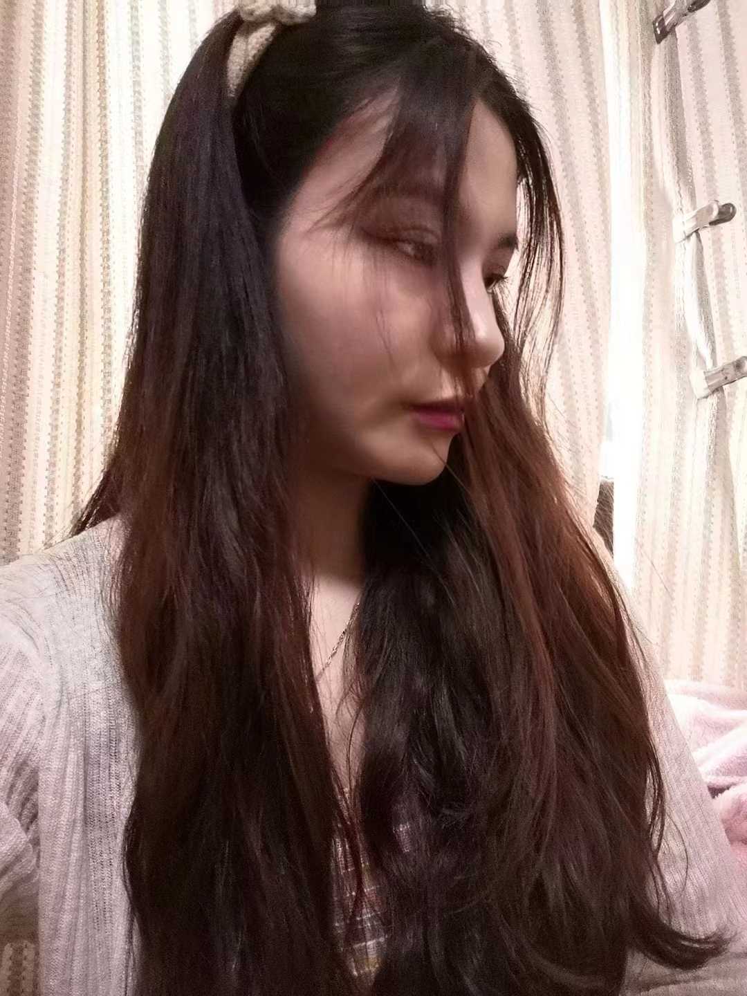 从上到下舔一遍，不紧不慢的享受着