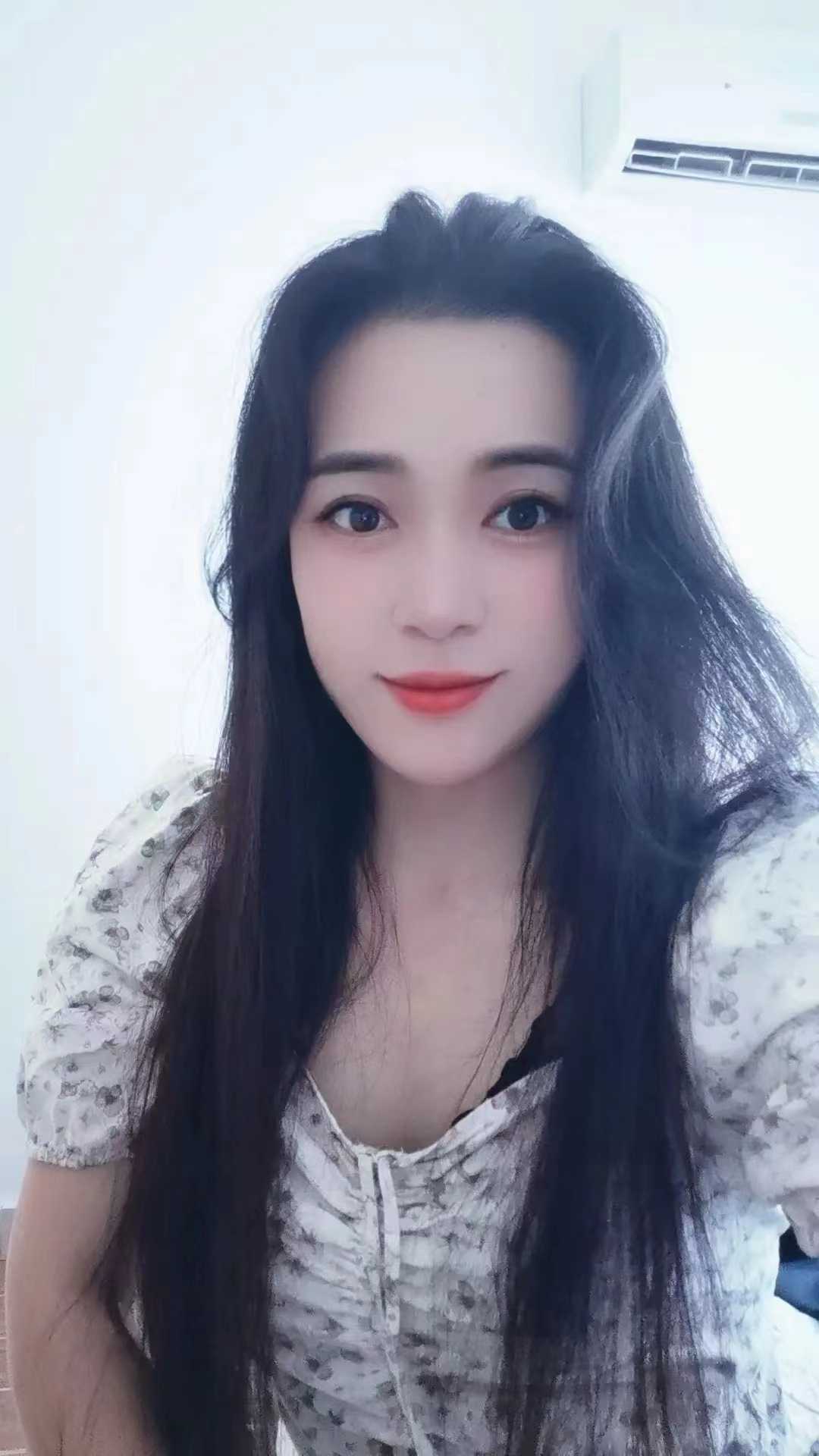吴中大胸妹子