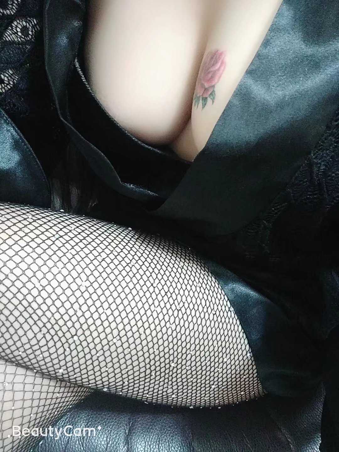 荔湾纹身性感小梦
