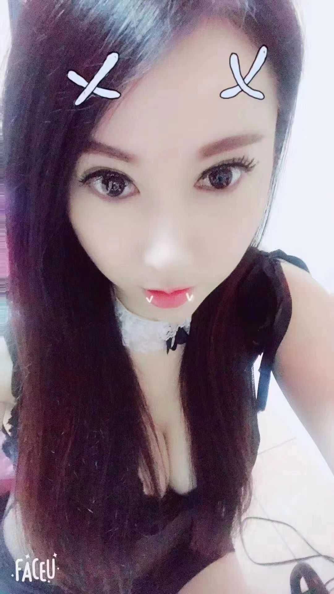 身材很不错的，胸又大又挺