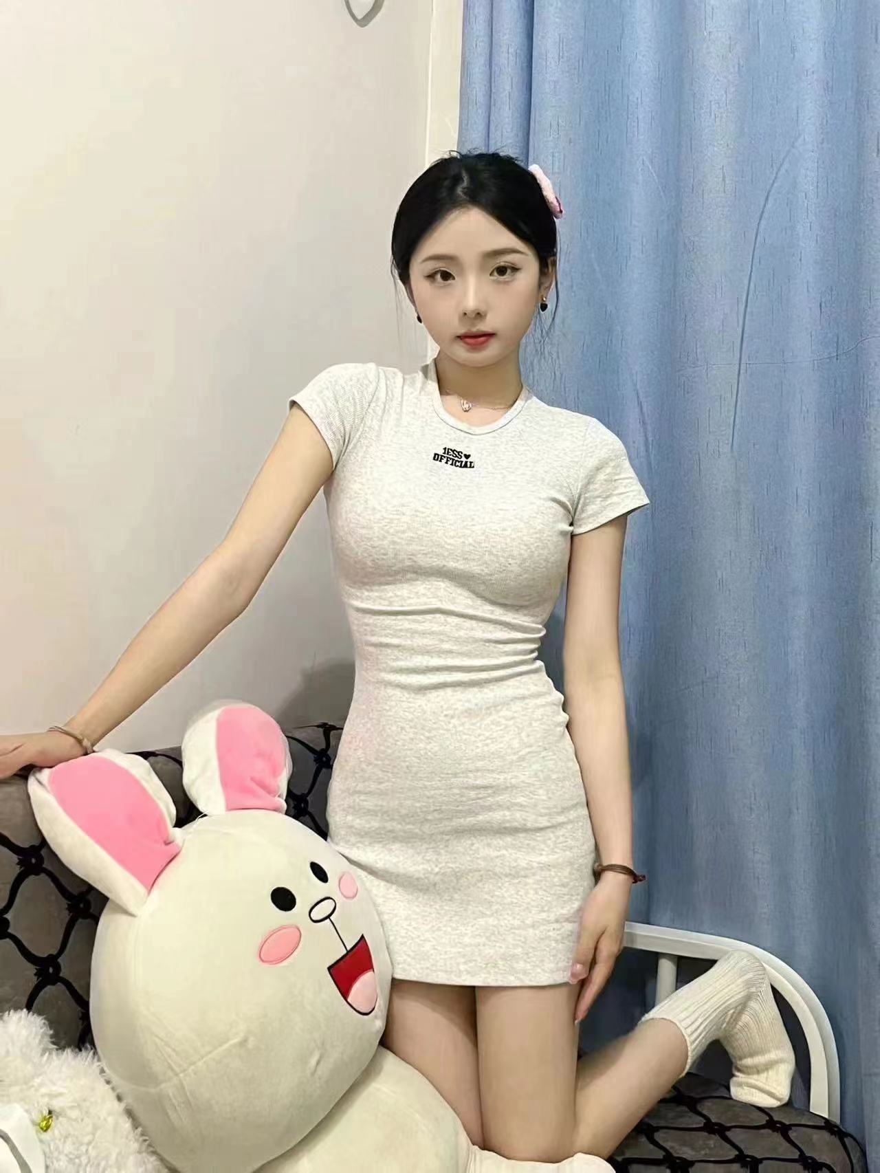 嫩妹子，各种姿势