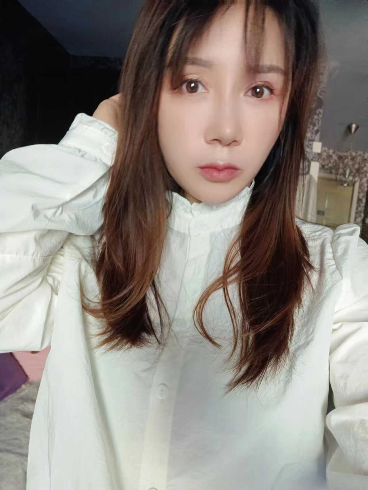 胸大身材不错，韵味十足