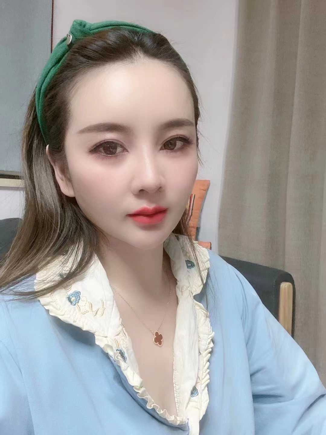 长相纯天然的小仙女思佳