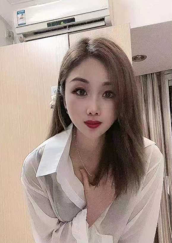 乖巧听话，各种姿势各种配合