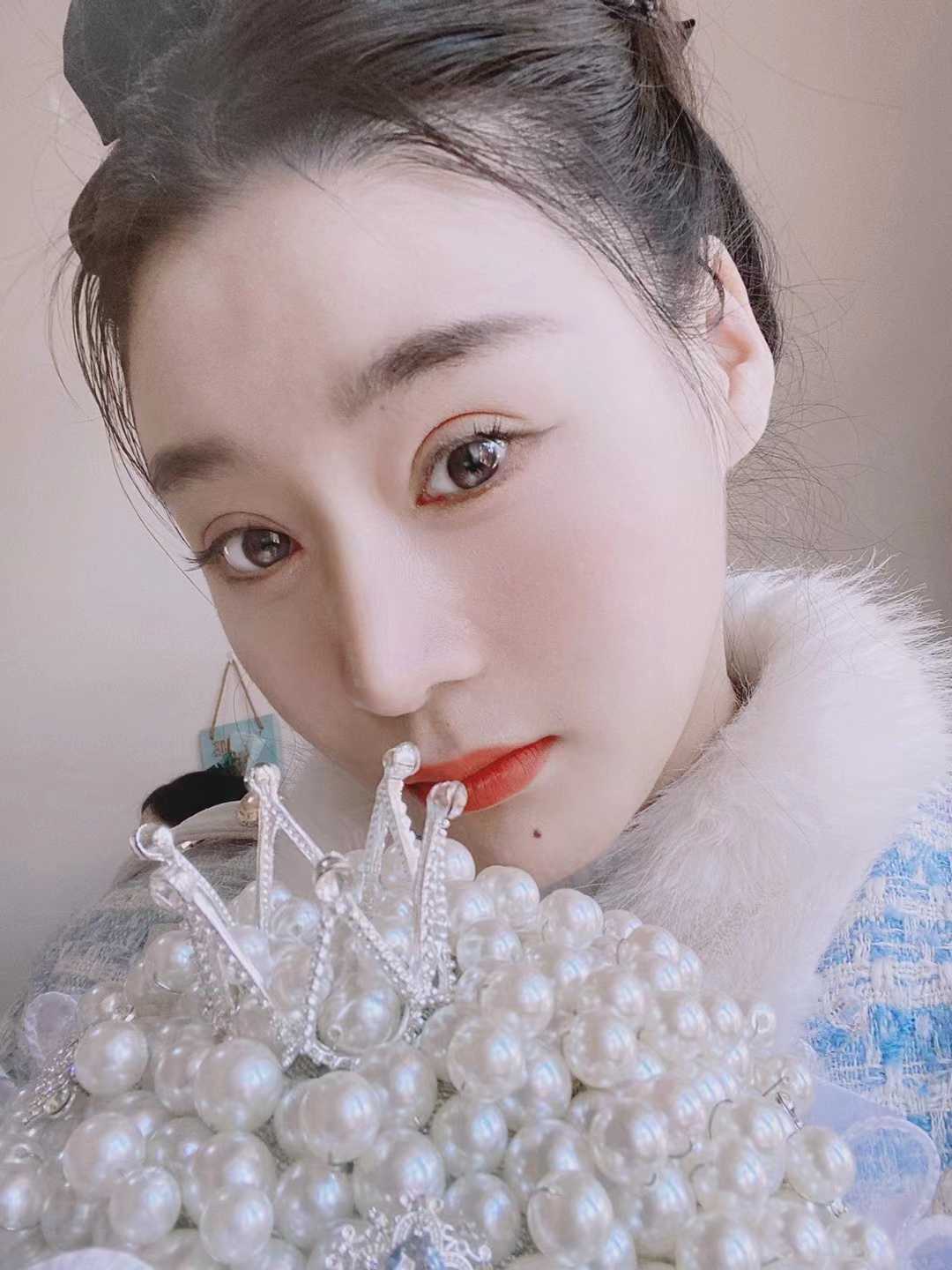 皮肤很滑，颜值不错