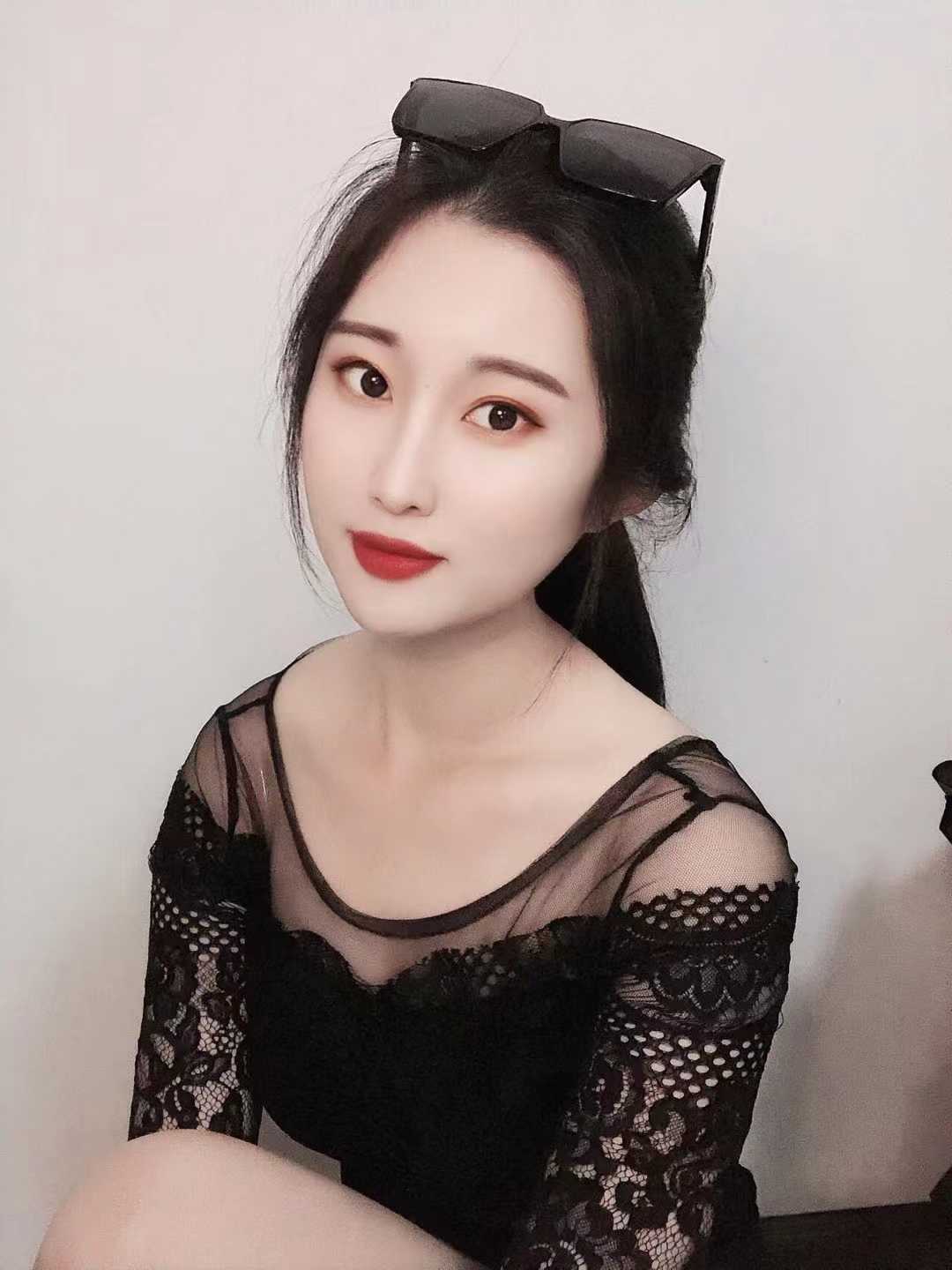 颜值很高的小姐姐 看到就忍不住了