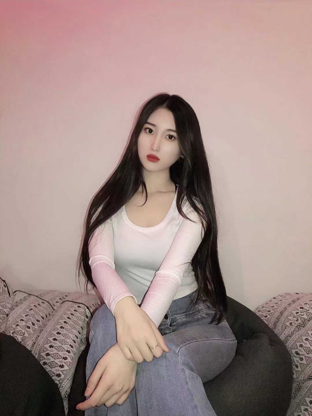 颜值很高的小姐姐 看到就忍不住了