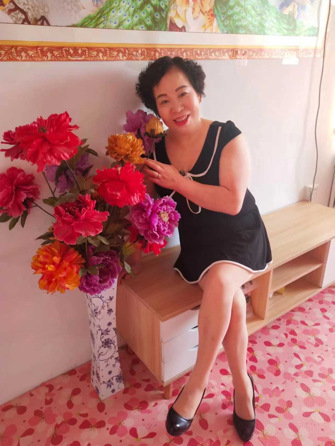 性价比高适合卸火的熟女