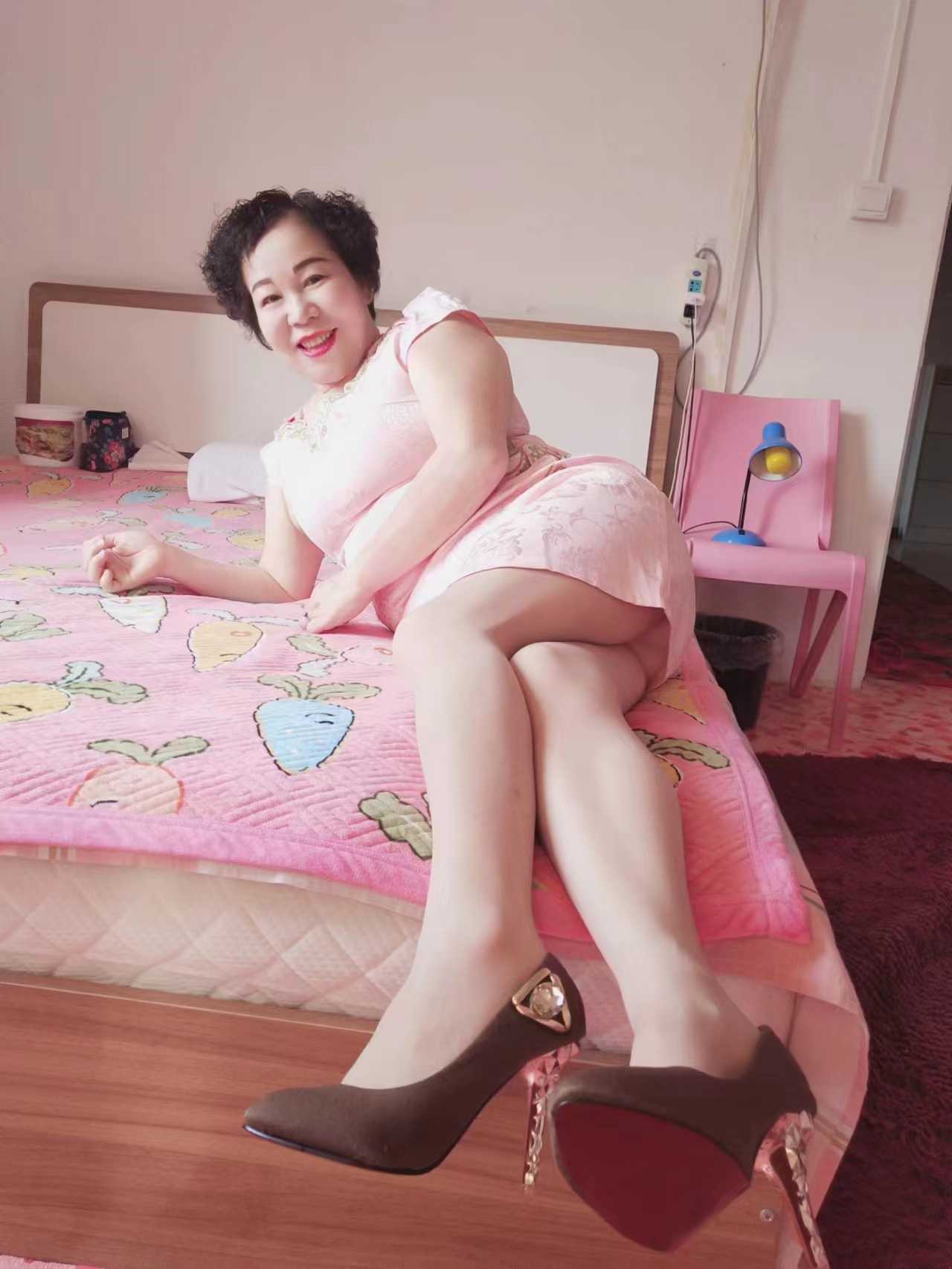 性价比高适合卸火的熟女