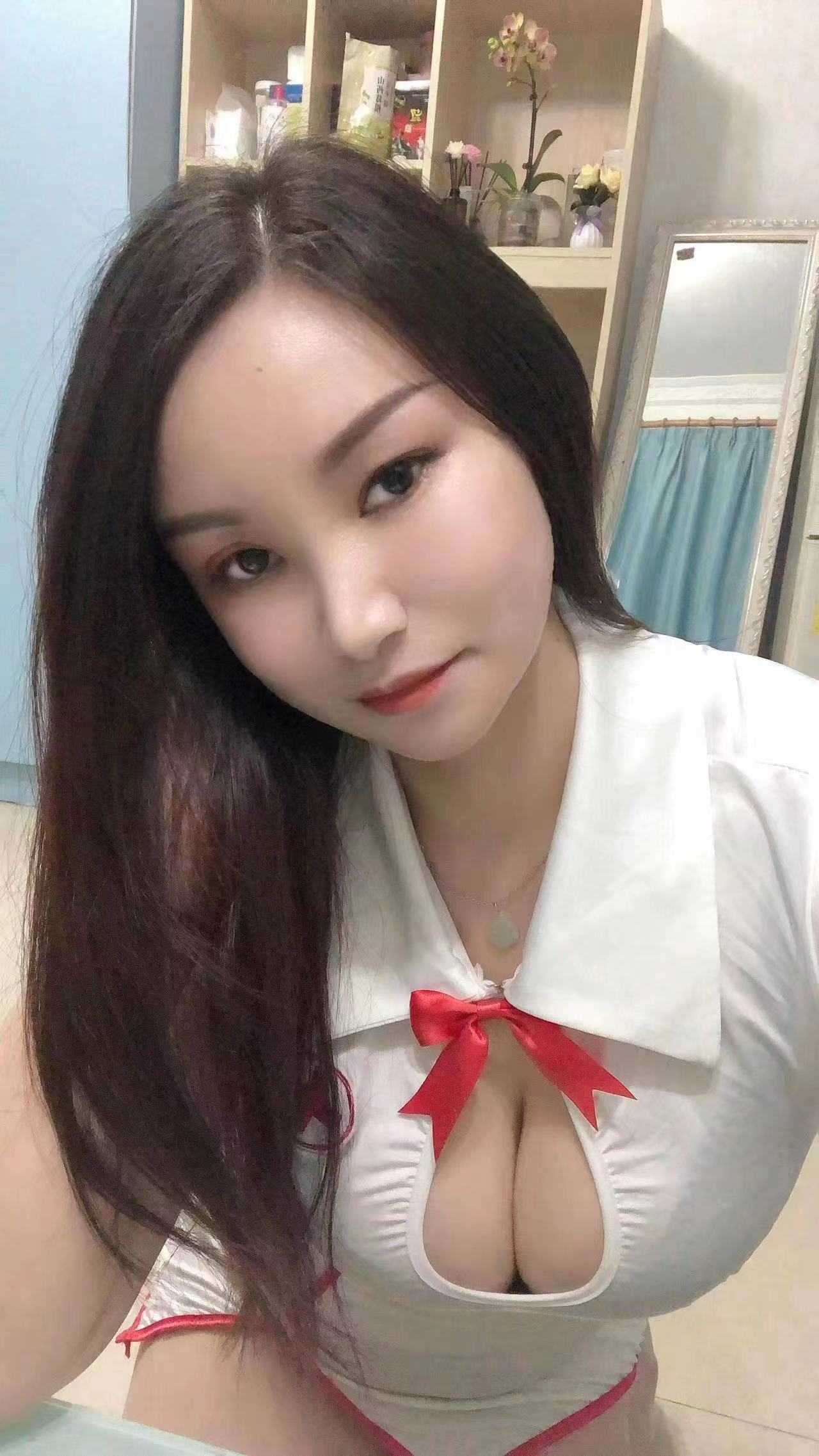 性感妖娆的韵味少妇