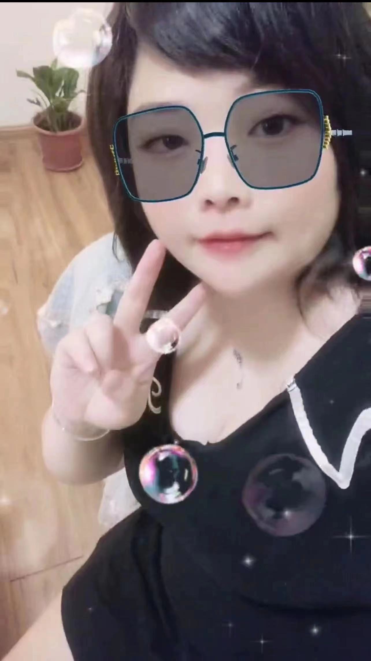 真是个认真服务的妹子