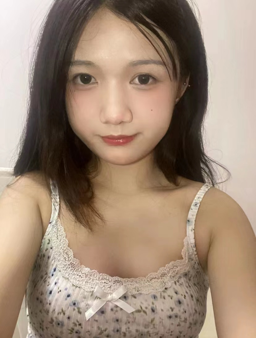 干的时候有点小Sao，下面水不少