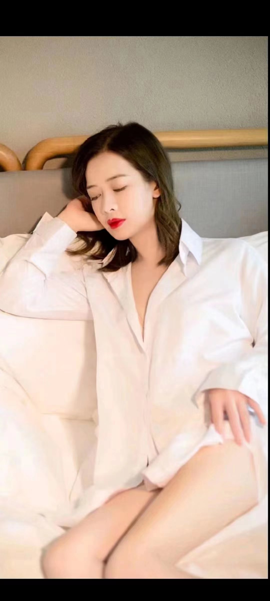 身材很棒，制服超级多