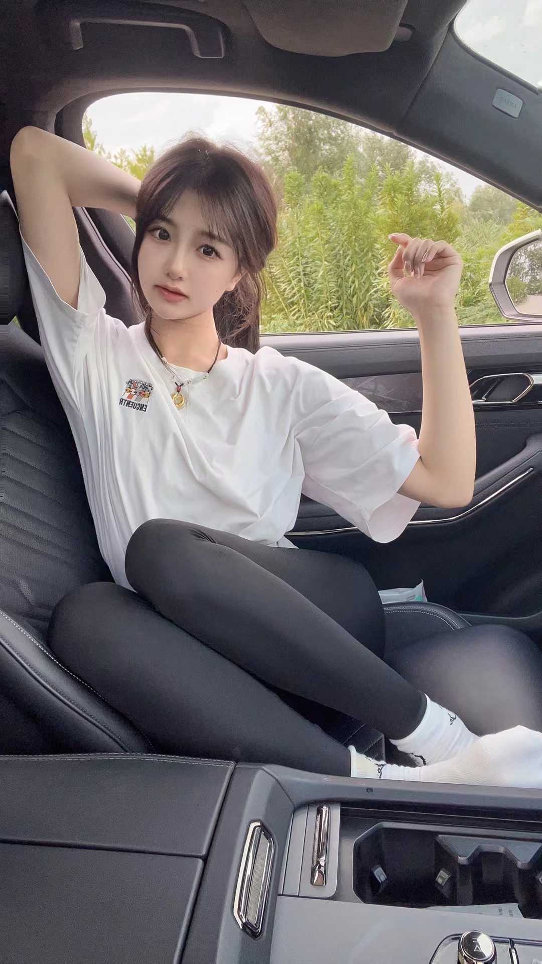 各种姿势都会，身材很棒