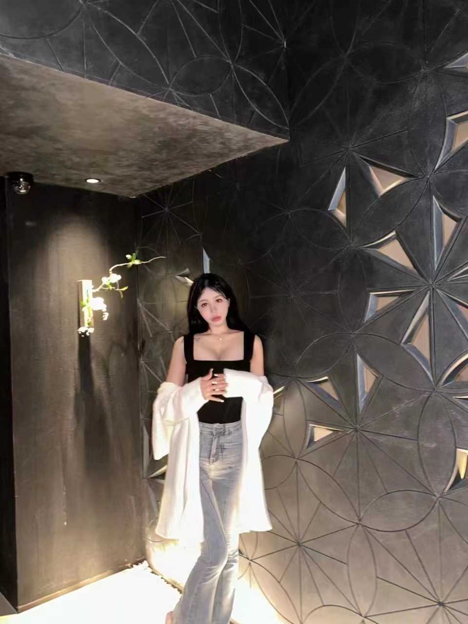 服务气质超级赞，身材直接无敌