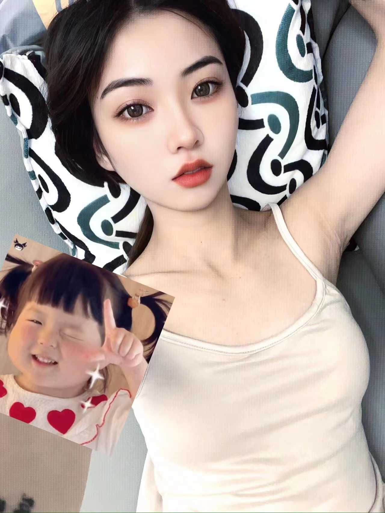 妹子双腿加速摆动，一起释放