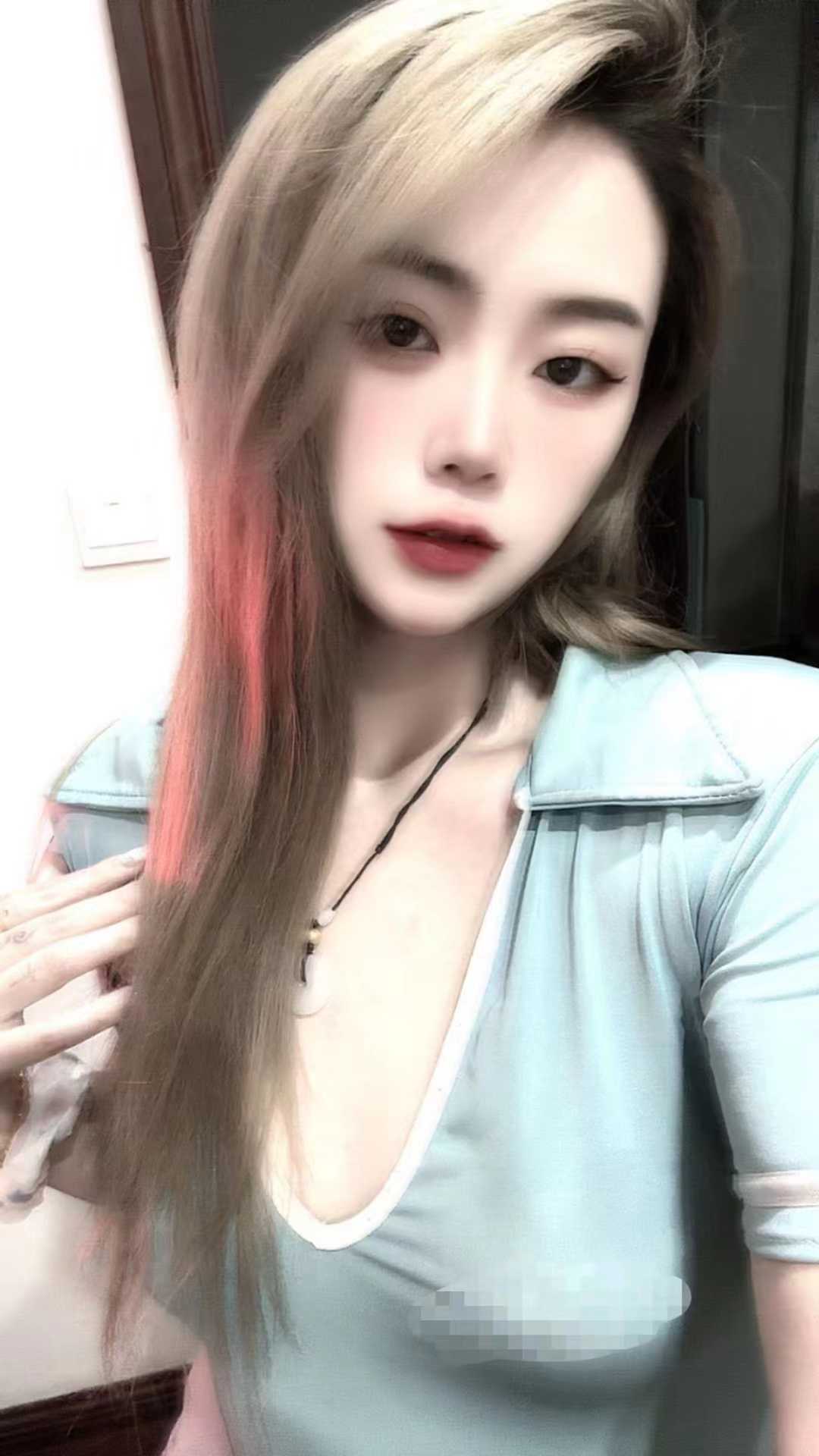 很有颜值的小姐姐