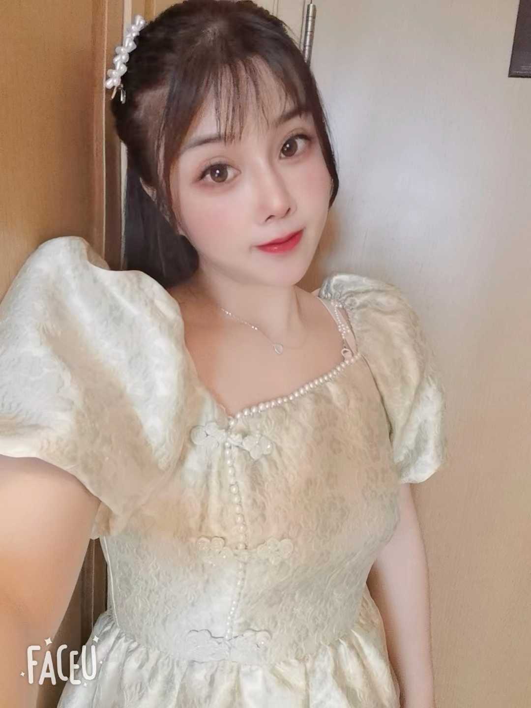 娇小胸大，这种玩的很尽兴