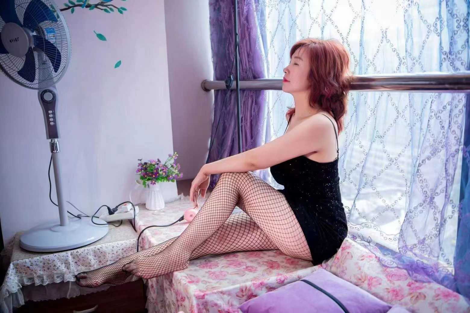 风韵犹存，胸DH好