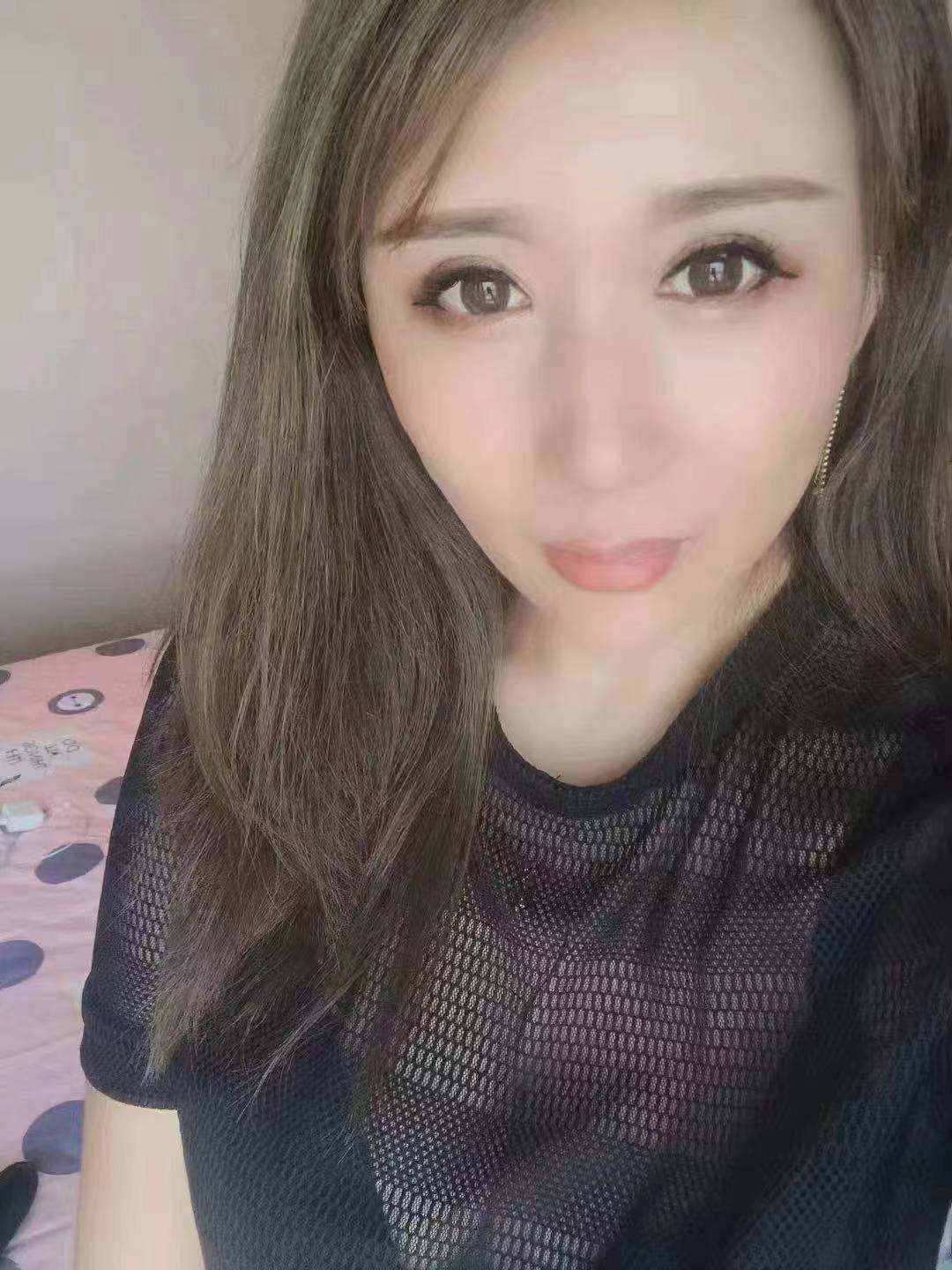 妹子给我舔，那叫一个爽