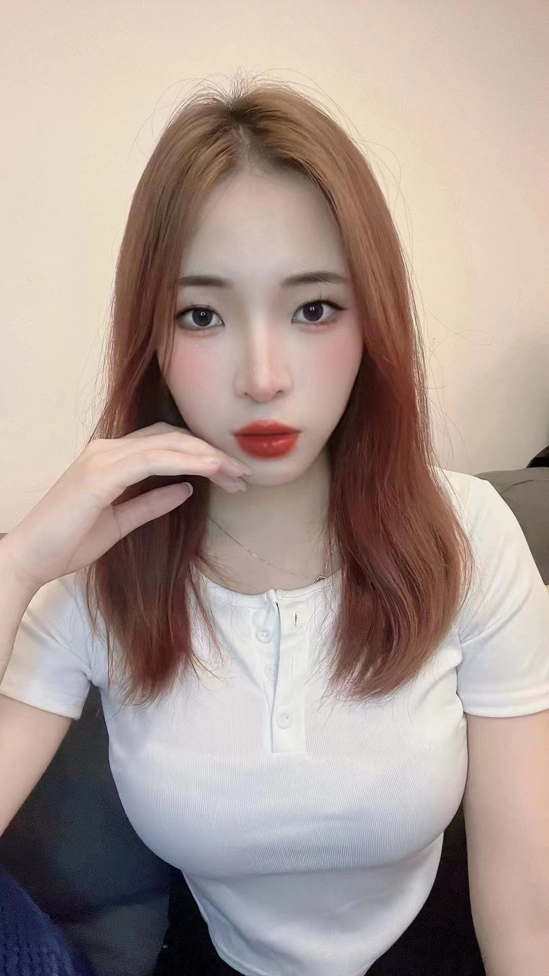 后入视觉好 搂着她腰最后后入释放出来