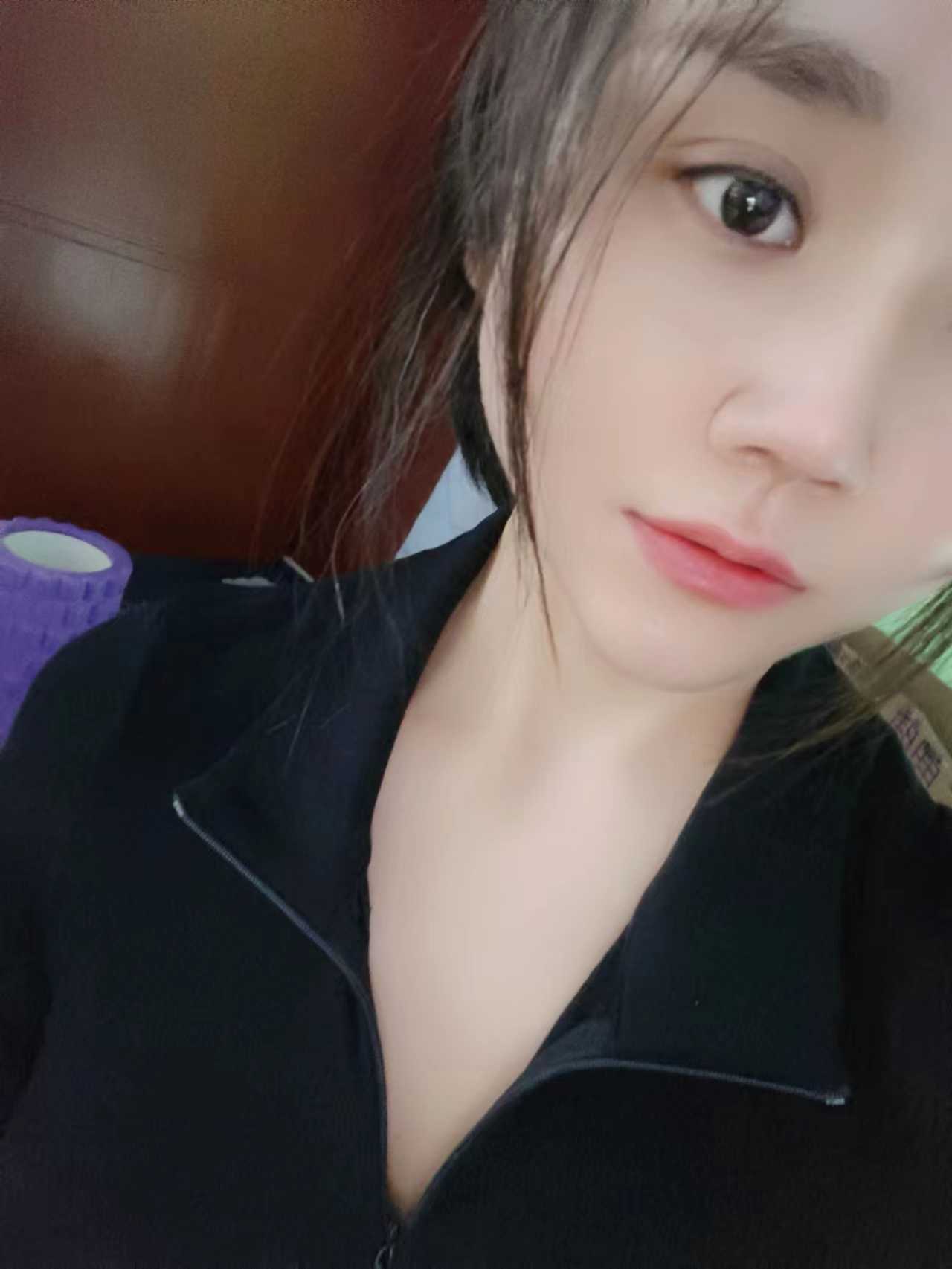 服务一流的漂亮妹子