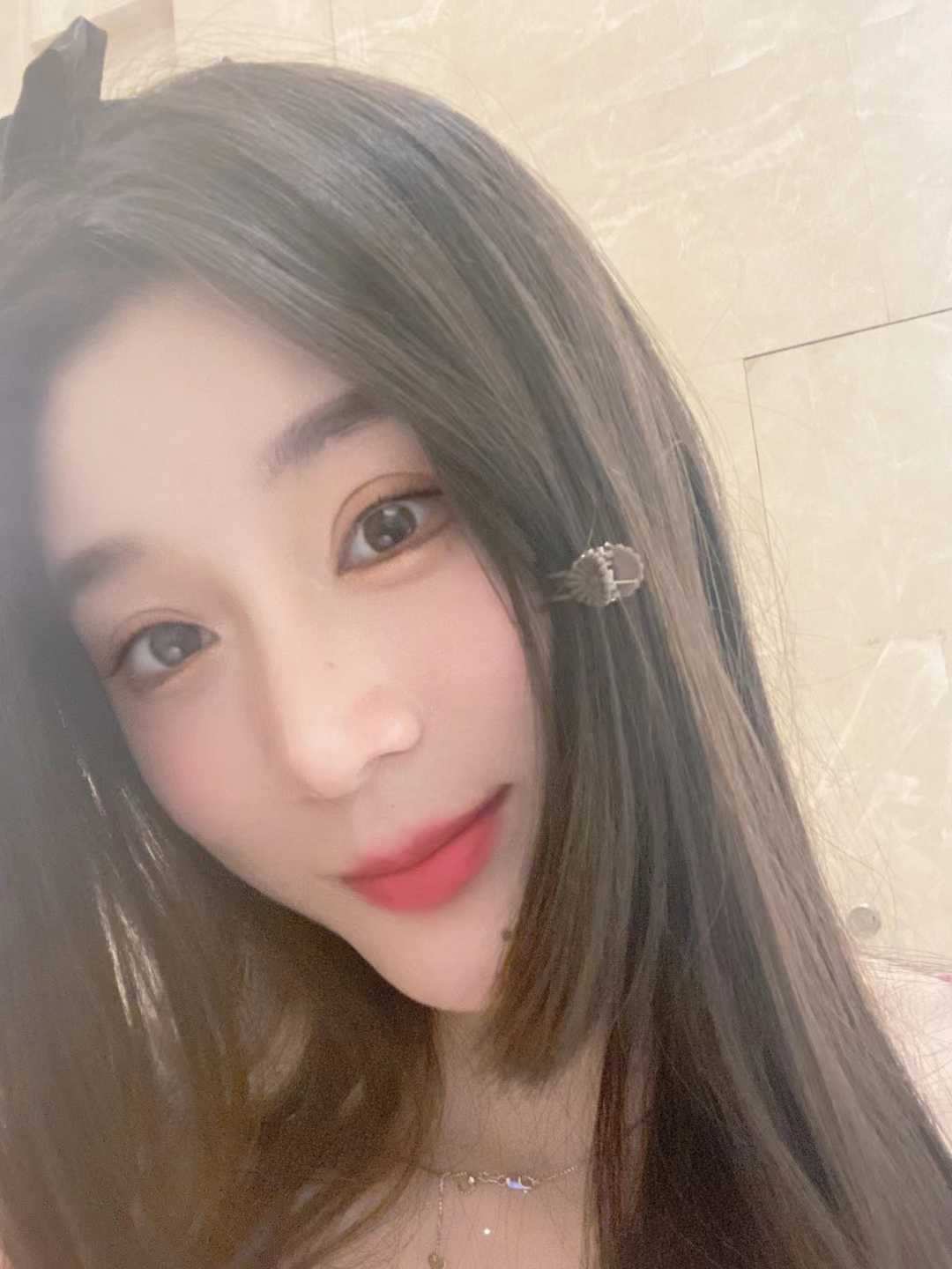 集身材与颜值一流的小姐姐